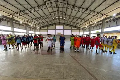 notícia: Meu Pai é Show de Bola: Governo do Amapá promove confraternização e torneio de futsal em homenagem aos pais no Residencial Macapaba