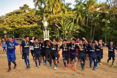 notícia: Com emoção e alegria, equipes da aldeia Aramirã são bicampeãs da 5ª edição da Copa Wajãpi de Futebol, apoiada pelo Governo do Amapá