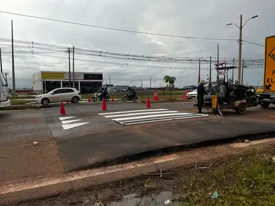 notícia: Governo do Amapá sinaliza nova faixa de pedestres elevada na Rodovia Duca Serra, entre Macapá e Santana