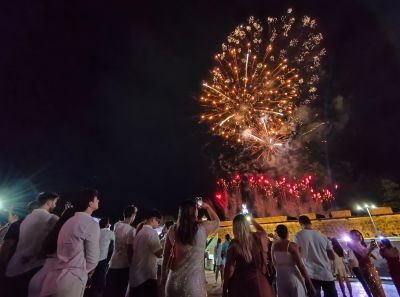 notícia: Com fogos de artifício de baixo ruído, Réveillon do Amapá encanta com espetáculo de luzes na Fortaleza de São José de Macapá