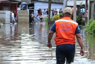 notícia: Governo do Amapá orienta sobre medidas de autoproteção em caso de ocorrências devido às chuvas intensas